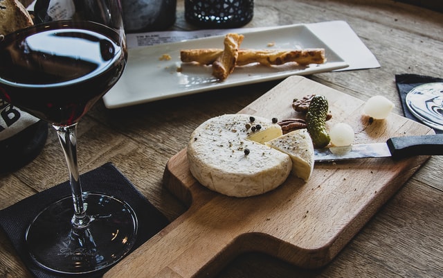 How To Pair Wines And Cheese Correctly